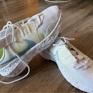 Nike White and Blue Sneakers